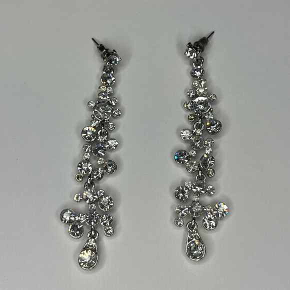 Jewelry - Dangle earrings